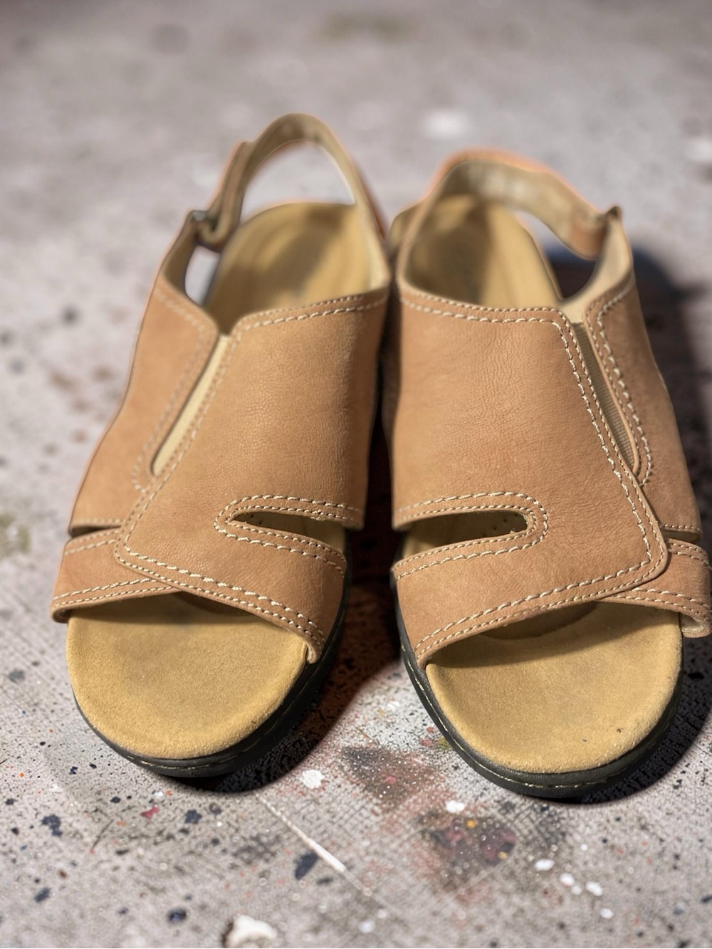 Clarks Women’s Tan Suede Slingback Sandals Size 9